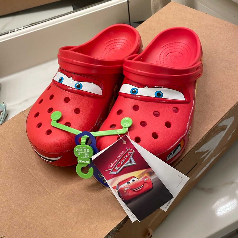 Crocs Lightning McQueen Adult Clogs US 7 Mens / US 9 Womens